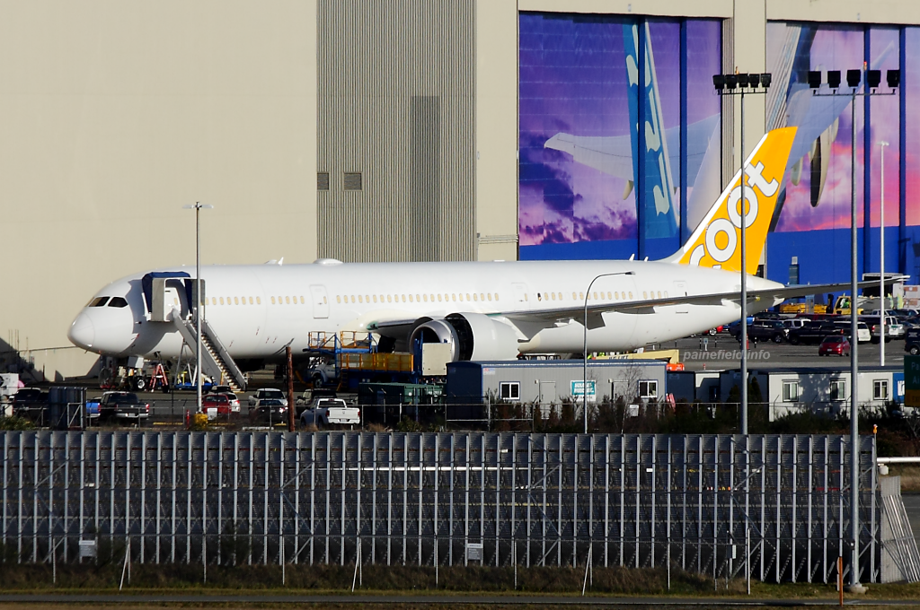 Scoot 787-9 at Paine Field