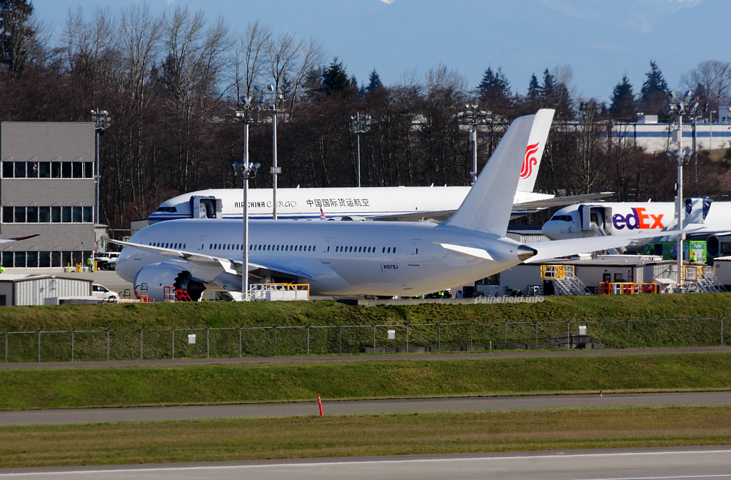 N507BJ at Paine Field