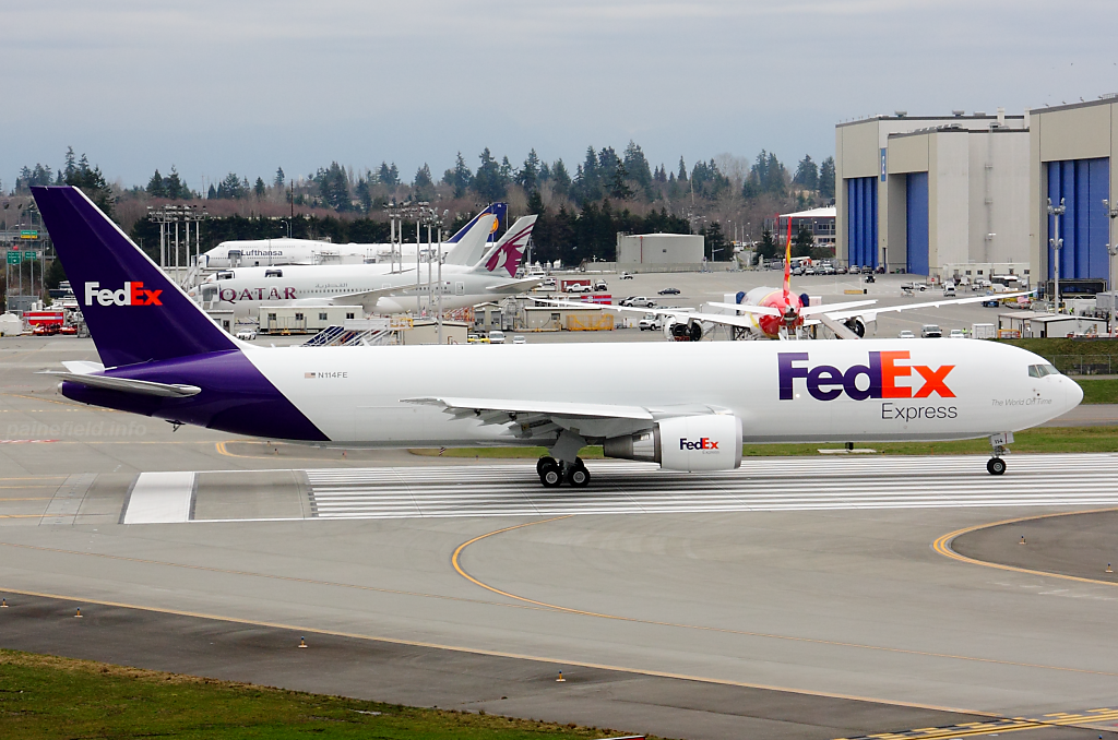 FedEx 767 N114FE at Paine Field