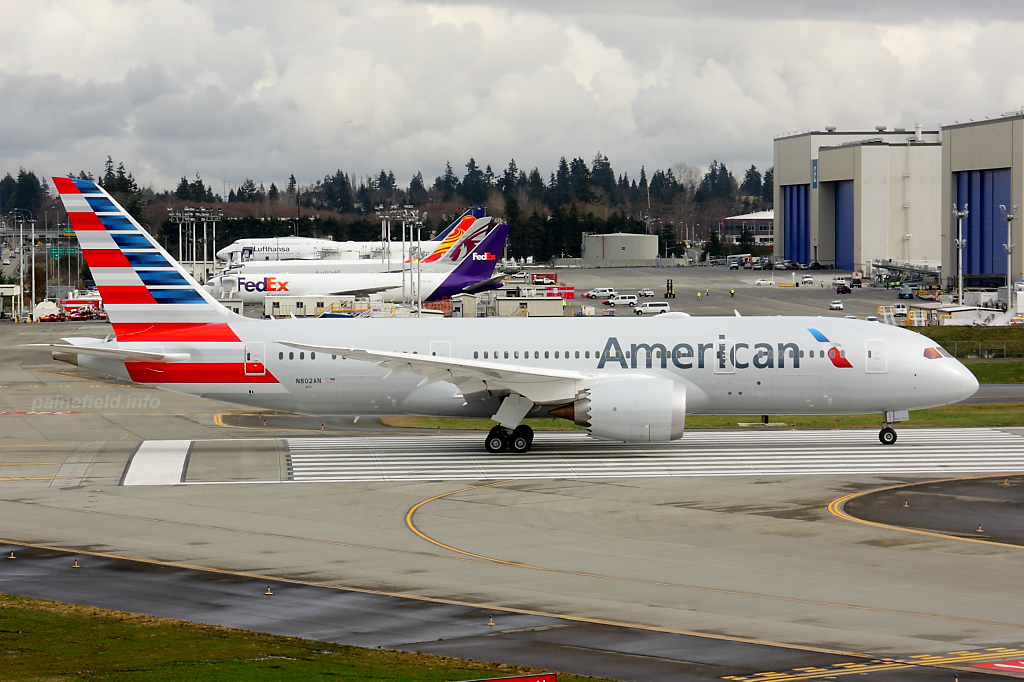 American Airlines 787-8 N802AN at Paine Field